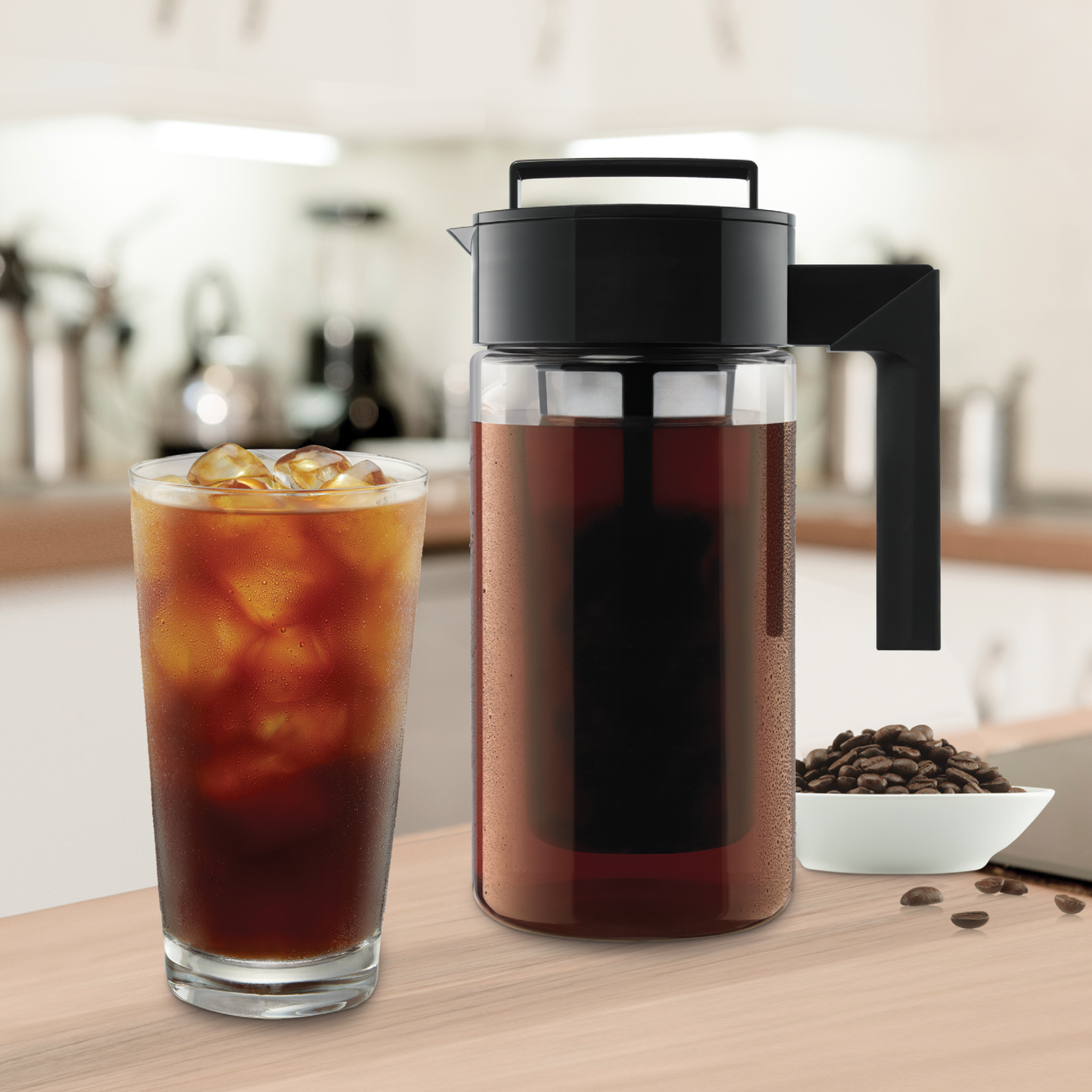 cold-brew-coffee-maker-d1 10310-ColdBrewCoffeeMaker-1qt-lifestyle2.png