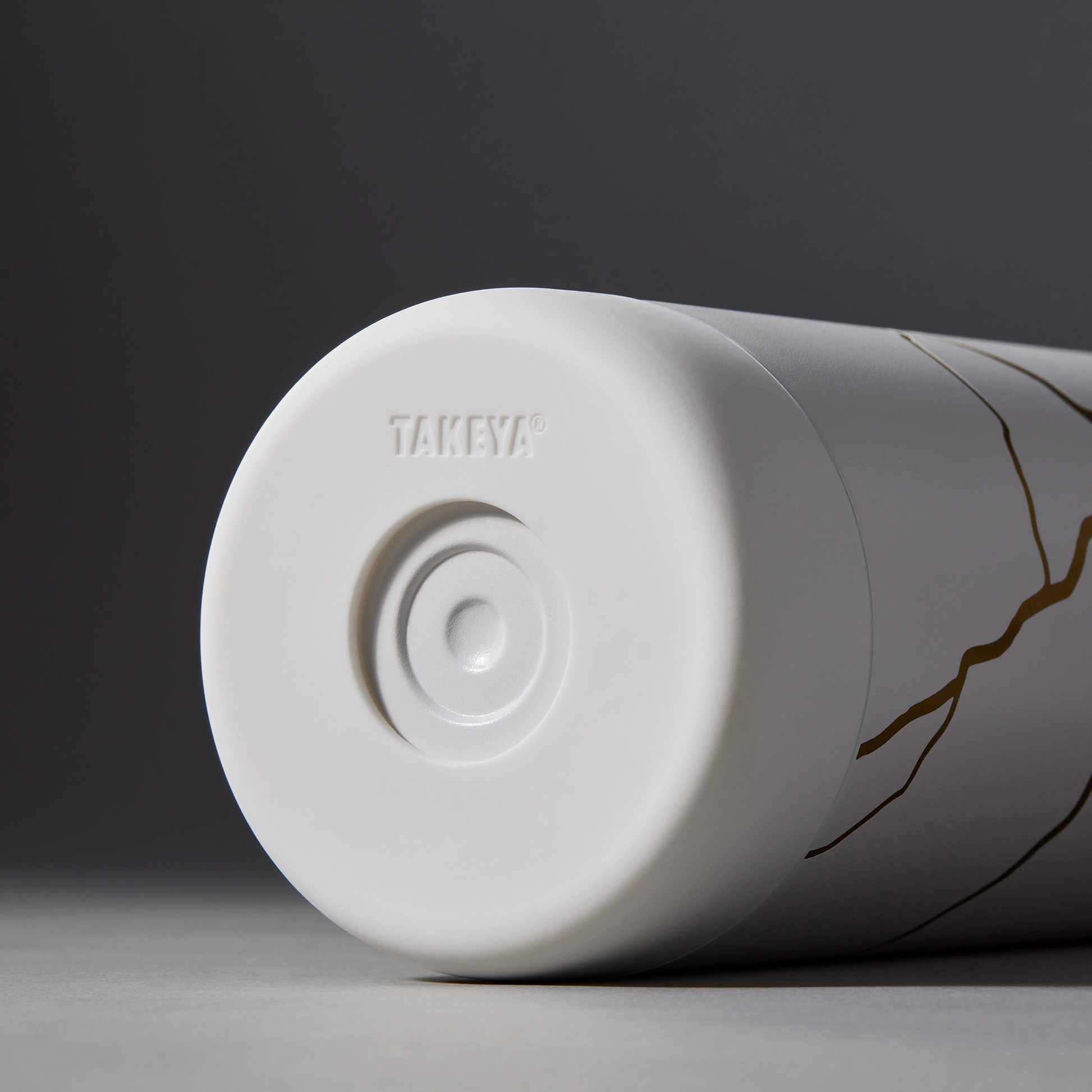 kintsugi-water-bottle-with-straw-lid-w8 51389-TK_HO25_Kintsugi_Takeya9255.png
